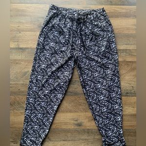 Lululemon Athletica capris